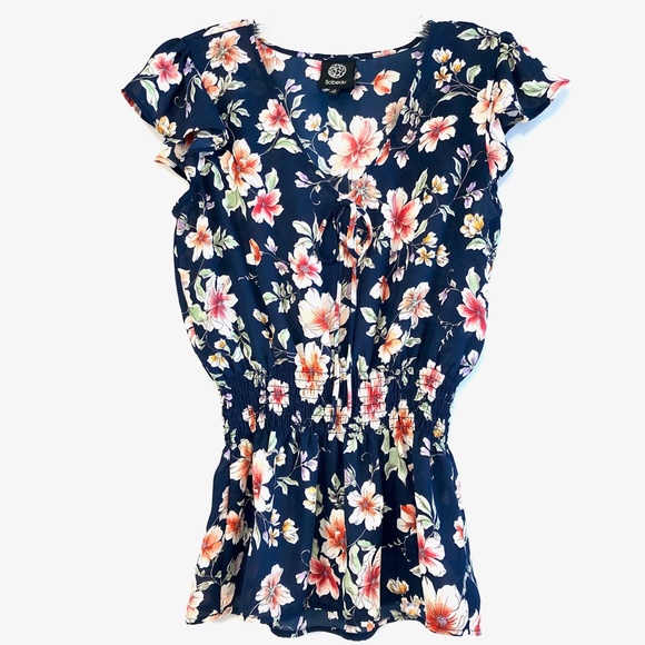 bobeau Tops - BOBEAU Blue Print Top, Flutter Cap Sleeves, S